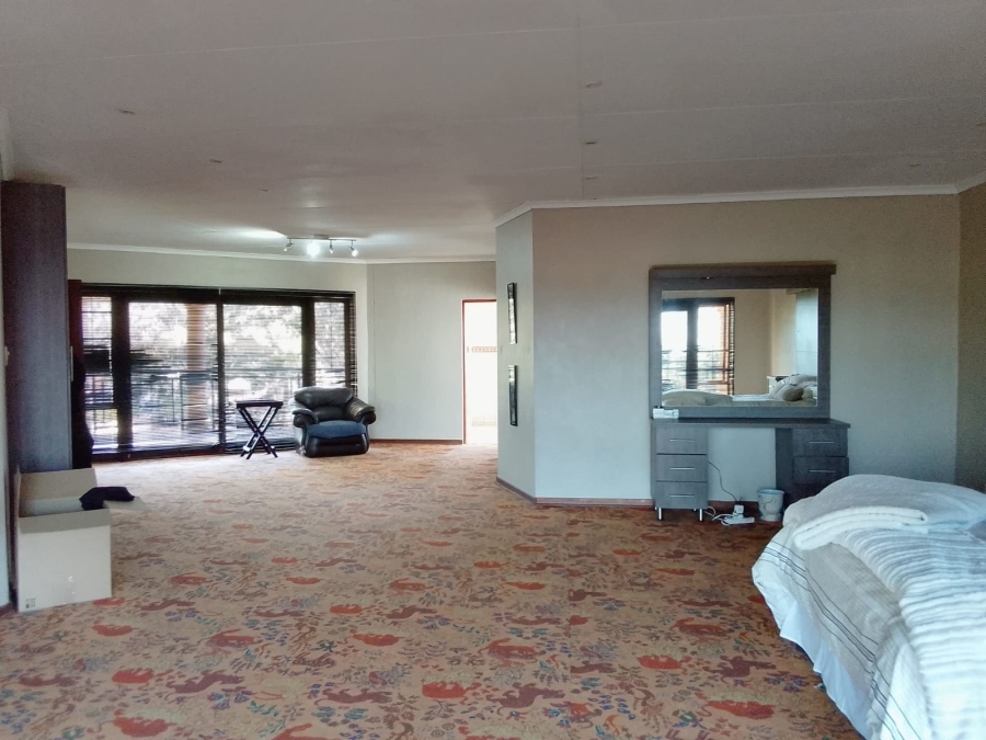 To Let 4 Bedroom Property for Rent in Safari Gardens North West